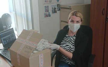 Kompanija ALMA RAS donirala 300 za&scaron;titnih maski za policijske službenice