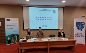 Policewomen  from whole country at a workshop on the role of policewomen in the process of reducing irregular migration