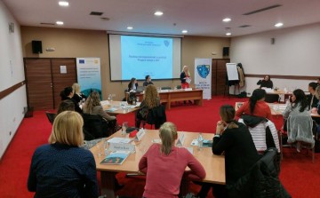 Policewomen  from whole country at a workshop on the role of policewomen in the process of reducing irregular migration