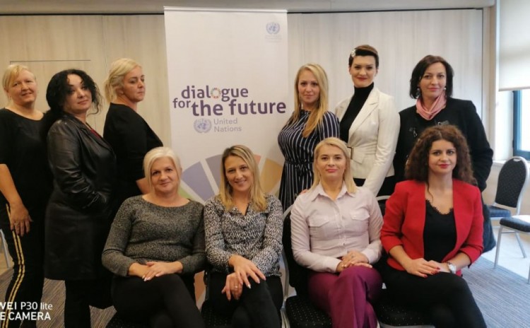 Članice Udruženja na obuci &bdquo;Osnaživanje žena za građansku participaciju i unapređenje dru&scaron;tvene kohezije u lokalnim zajednicama&ldquo;