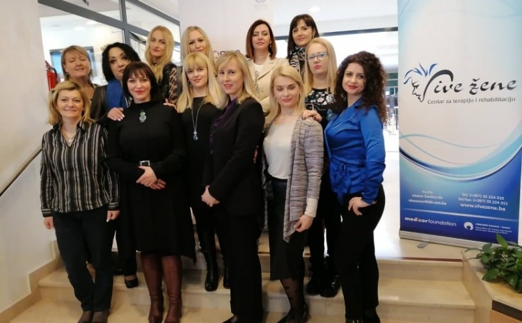 Članice Udruženja na obuci &bdquo;Osnaživanje žena za građansku participaciju i unapređenje dru&scaron;tvene kohezije u lokalnim zajednicama&ldquo; - II modul