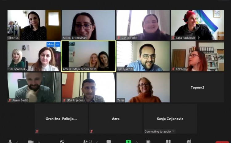 Policewomen on media literacy education