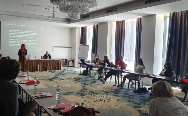 Policewomen at the workshop "SOS telephone and providing direct assistance to victims of human trafficking"